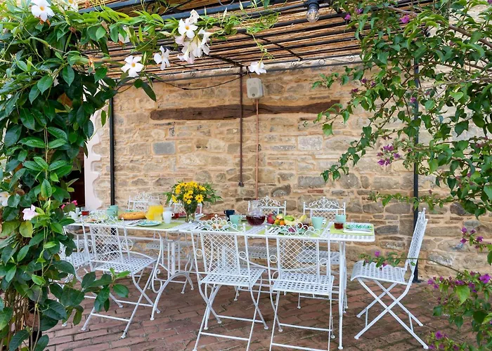 Villa Cherubini 8&1, Emma Cingoli