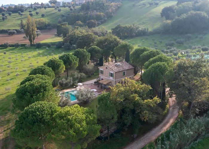 Villa Cherubini 8&1, Emma Cingoli